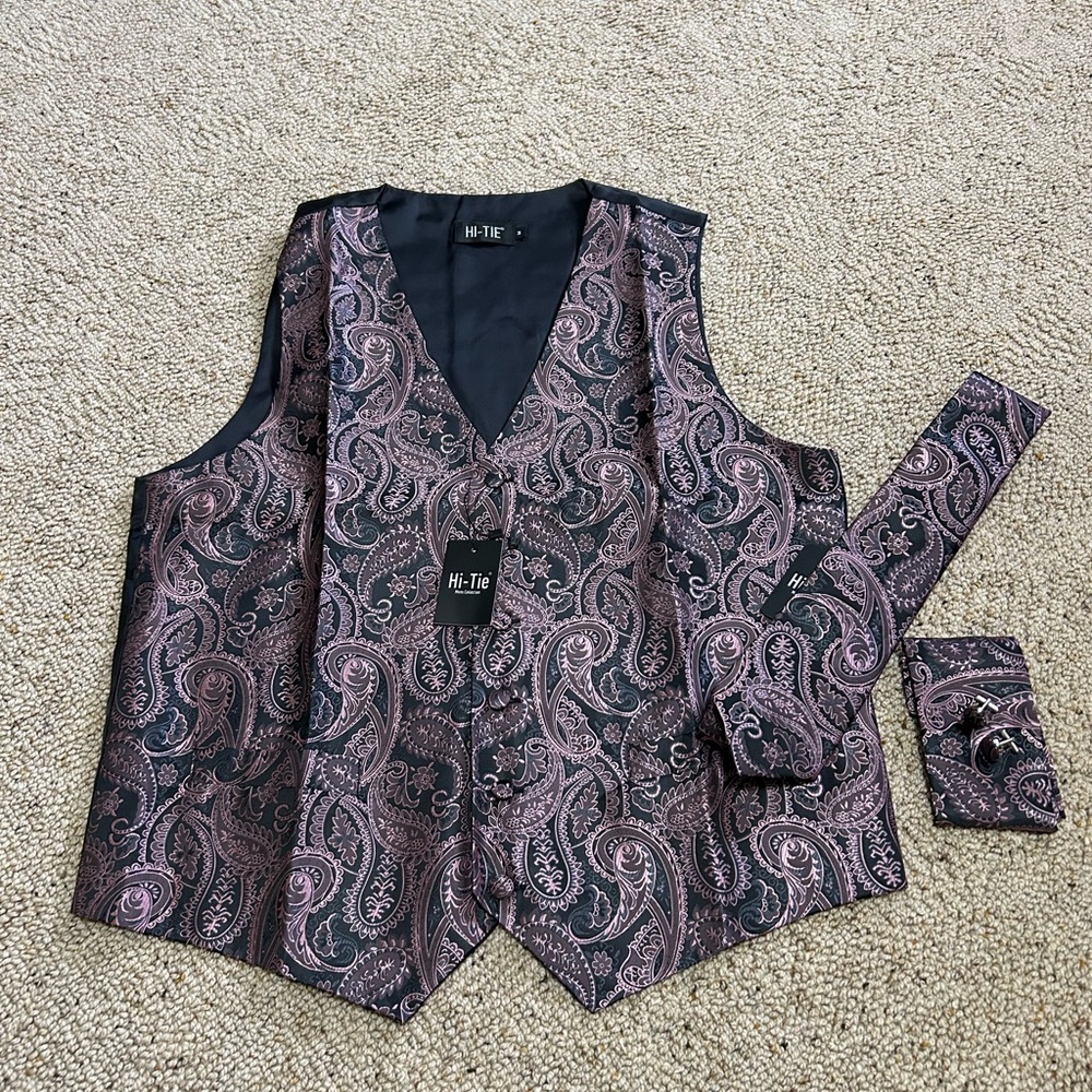 Men's Paisley Vest and Tie Set - Black and Purple